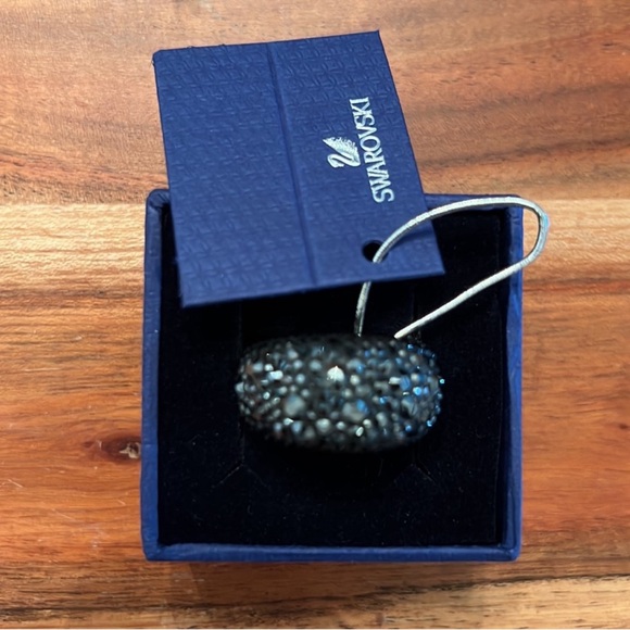 NWT Swarovski Mini Chic Ring Black And Gold